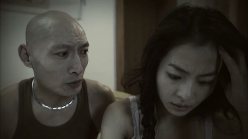 赌博输了让老婆陪人(打麻将三个男的一个女的)