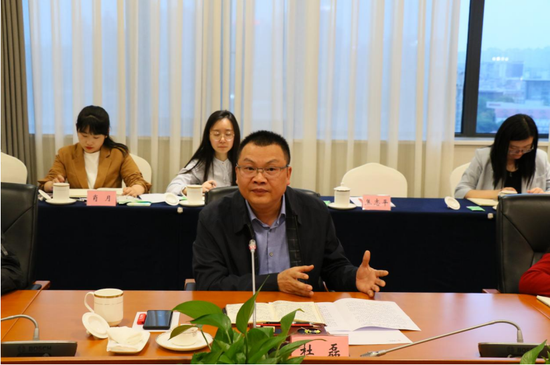 泸州市国资委主任杜磊带队到川酒集团调研指导