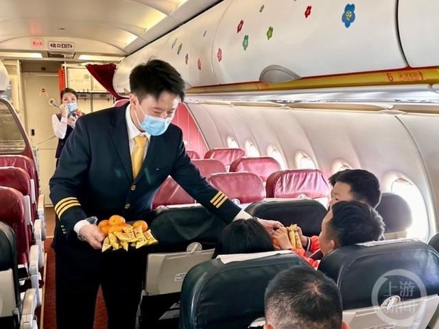 这个航班只有一个乘务员？西部航空主题航班致敬民航劳动者