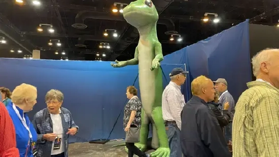巴菲特：我们不会随着时间的推移变得更聪明，但我们确实能变得更明智