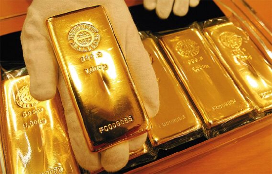 周一纽约黄金期货收高0.1%