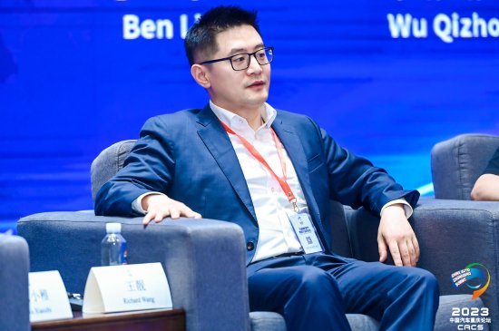 吉利汽车零部件采购副总经理王靓：软件定义汽车很重要 新能源汽车的发展离不开软件