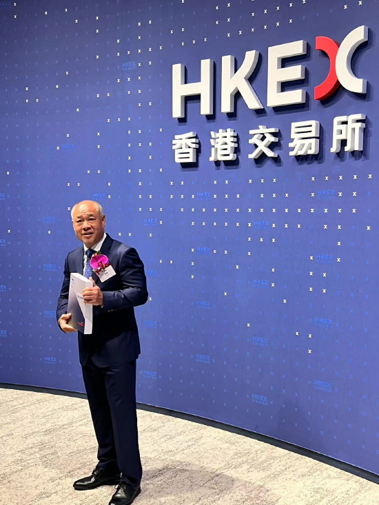 李宁旗下第二家！非凡领越成功转板至香港主板上市