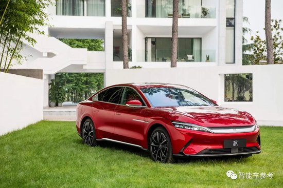 小米首款车800V加持，充电10分钟续航300公里